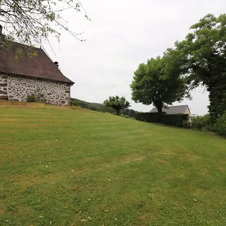 Maison De Caractere Avec Grand Jardin, Cheminee Et Activites Nature A Proximite - Fr-1-742-317 別荘 Jussac