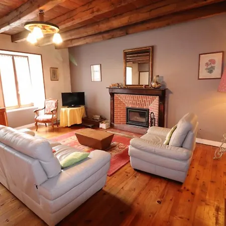 Maison De Caractere Avec Grand Jardin, Cheminee Et Activites Nature A Proximite - Fr-1-742-317 別荘 *