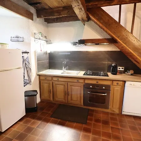 Maison De Caractere Avec Grand Jardin, Cheminee Et Activites Nature A Proximite - Fr-1-742-317